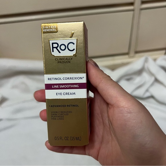 RoC Retinol Correxion Line Smoothing Eye Cream - Picture 1 of 5